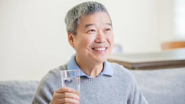 bai-viet/cach-an-uong-de-giam-axit-uric-ngan-ngua-benh-gout-va-soi-than.html