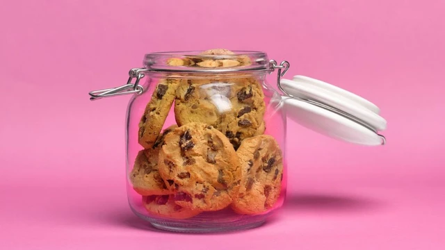 bai-viet/cach-bao-quan-banh-quy-bo-luon-gion-thom-tuoi-moi.html