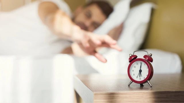 bai-viet/cach-danh-thuc-nguoi-dang-ngu-say-hieu-qua.html