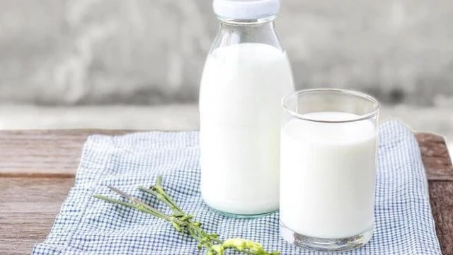 bai-viet/cach-duong-da-tay-bang-sua-tuoi-don-gian-tai-nha.html