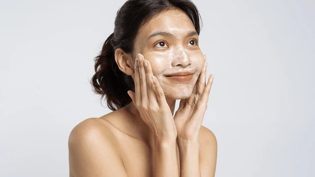 bai-viet/cach-lam-mat-na-bang-vaseline-an-toan-duong-am-tai-nha.html