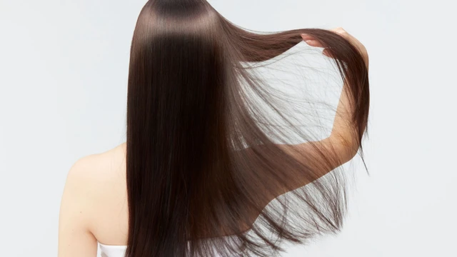 bai-viet/cach-lam-toc-muot-va-thang-tu-nhien-tai-nha-khong-can-dung-hoa-chat.html