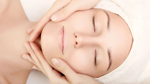 bai-viet/cach-massage-mat-bi-lech-hieu-qua-va-don-gian-tai-nha.html