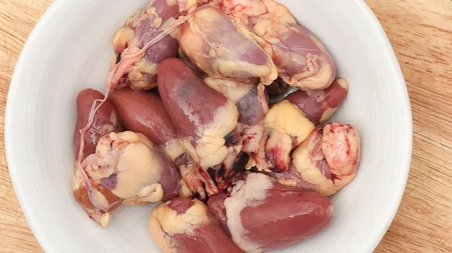 bai-viet/huong-dan-cach-nau-bot-tim-ga-cho-be-an-dam-don-gian-day-du-dinh-duong-63151.html