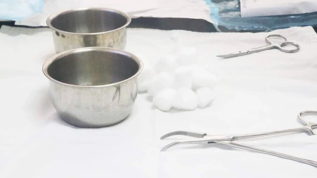 bai-viet/cach-rua-vet-thuong-khau-tai-nha-dung-cach-tranh-nhiem-trung-61311.html