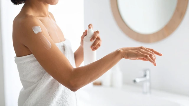 bai-viet/cach-su-dung-sua-duong-the-cho-da-kho-nhung-dieu-can-luu-y.html