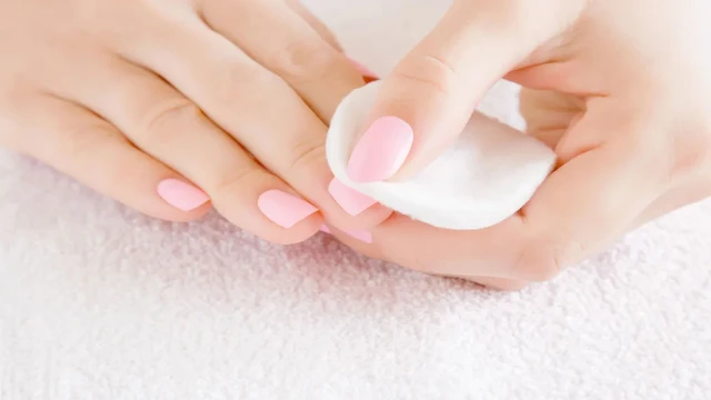 bai-viet/cach-tay-mong-tay-khong-dung-aceton-vo-cung-don-gian-va-hieu-qua.html