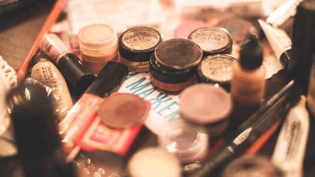 bai-viet/cach-thu-chi-trong-my-pham-cac-tin-do-lam-dep-can-biet.html