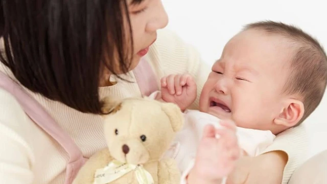 bai-viet/cach-xu-ly-khi-tre-khoc-lang-va-dau-hieu-nhan-biet-tinh-trang-nay-ma-cha-me-nen-biet.html