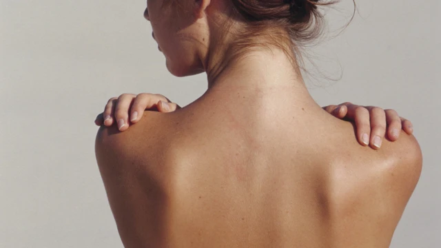 bai-viet/cach-xu-ly-long-moc-o-lung-nu-gioi-63635.html