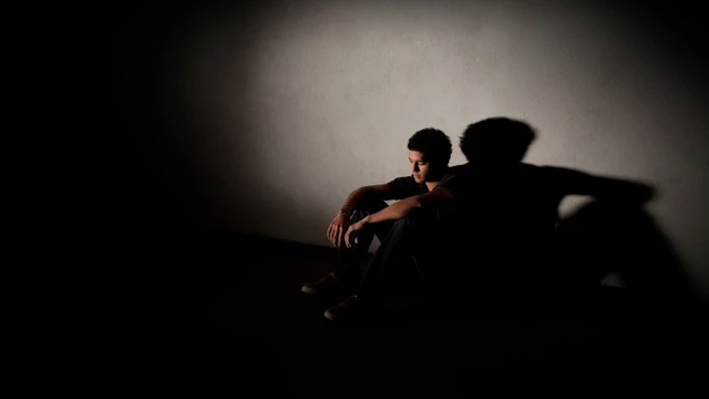 bai-viet/cach-vuot-qua-cam-giac-bi-bo-roi-trong-tinh-yeu.html