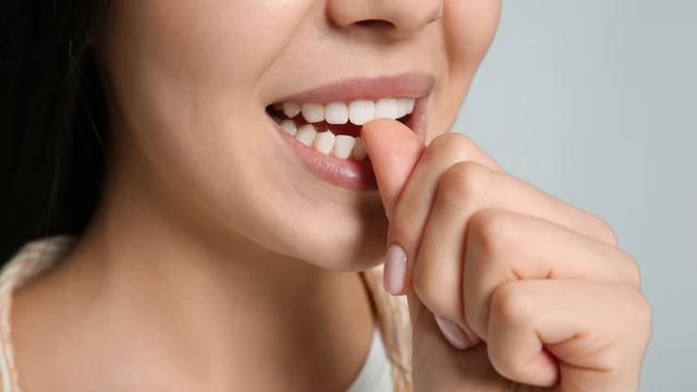 bai-viet/can-mong-tay-bi-hoai-tu-thoi-quen-nho-hau-qua-lon.html