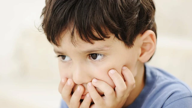 bai-viet/canh-bao-cac-dau-hieu-tram-cam-o-tre-2-tuoi-cha-me-khong-nen-bo-qua.html