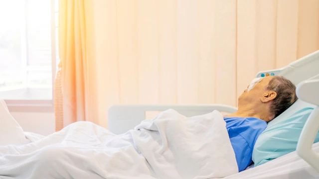 bai-viet/cham-soc-mat-sau-mo-duc-thuy-tinh-the-giup-nguoi-benh-phuc-hoi-thi-luc-tot-hon.html