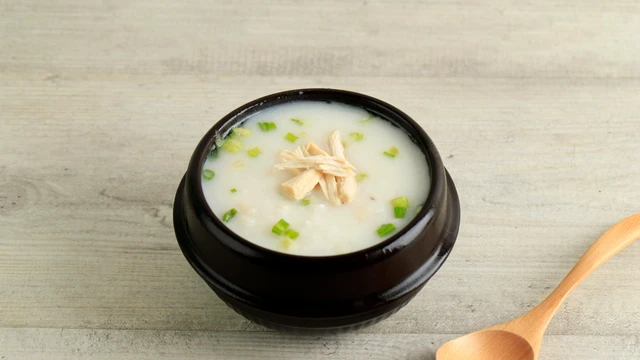 bai-viet/chao-thit-ga-cho-be-tang-can-luu-y-khi-nau-chao.html