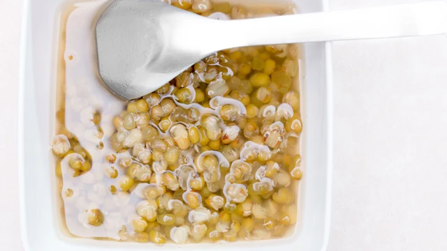 Chè đậu trắng bao nhiêu calo? Ăn thế nào để ngon mà không lo tăng cân