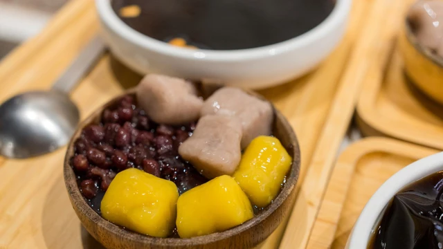 Chè khoai dẻo bao nhiêu calo? Ăn sao để ngon mà không lo tăng cân