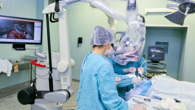 bai-viet/chi-phi-phau-thuat-di-dang-mach-mau-nao-khoang-bao-nhieu.html