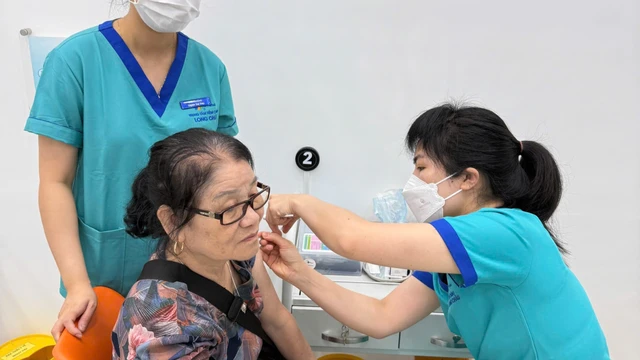 bai-viet/chi-tiet-lich-tiem-chung-cho-nguoi-lon-tu-19-den-tren-65-tuoi.html