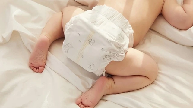 bai-viet/cho-be-mac-bim-nhieu-co-bi-chan-vong-kieng-khong.html