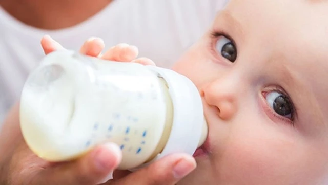 bai-viet/cho-tre-vua-bu-sua-me-vua-bu-sua-cong-thuc-co-sao-khong.html