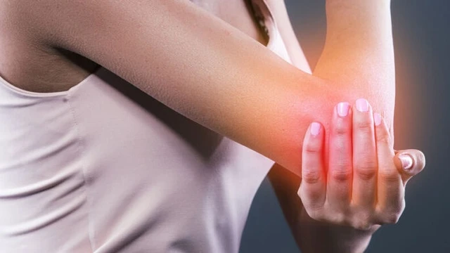 bai-viet/choi-bong-ban-bi-dau-khuyu-tay-nguyen-nhan-va-cach-xu-ly-56966.html