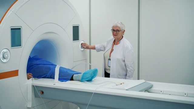 bai-viet/chup-mri-xuong-khop-de-lam-gi-qua-trinh-chup-mri-xuong-khop-duoc-thuc-hien-nhu-the-nao.html