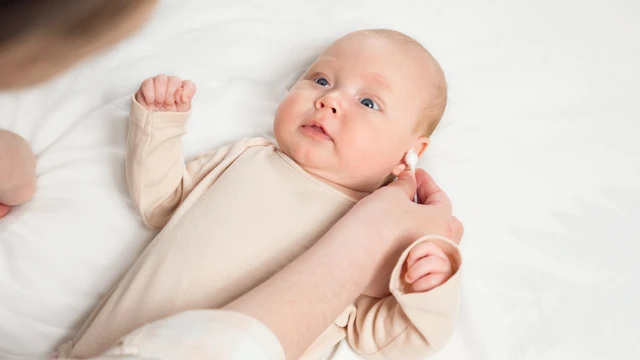 bai-viet/co-nen-lay-ray-tai-cho-tre-so-sinh-khong.html