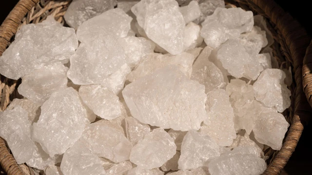 bai-viet/co-nen-ngam-vung-kin-sau-sinh-voi-phen-chua-nhung-rui-ro-co-phai-gap-phai.html