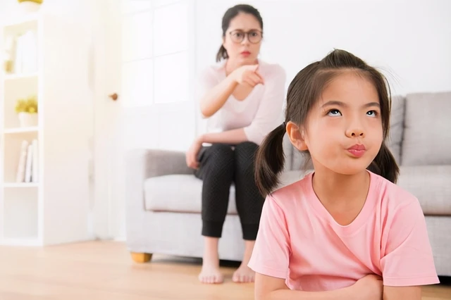 bai-viet/con-nho-hay-tra-treo-cha-me-phai-lam-gi-47376.html