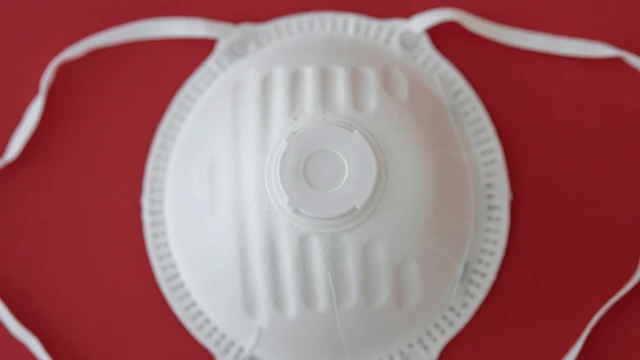 bai-viet/cong-dung-va-cach-su-dung-cua-khau-trang-n95-co-van-tho.html