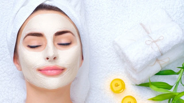 bai-viet/cong-thuc-mat-na-cam-thao-sua-chua-danh-bay-tham-mun-hieu-qua-72826.html