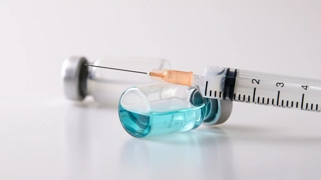 bai-viet/dang-tiem-vac-xin-5-trong-1-chuyen-sang-6-trong-1-co-duoc-khong.html