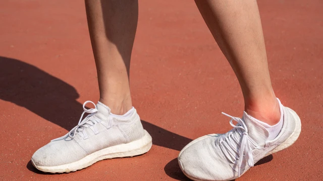 bai-viet/danh-sach-4-dau-hieu-dau-mat-ca-chan-co-the-do-benh-gout.html