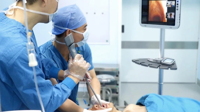 bai-viet/dat-noi-khi-quan-o-nguoi-lon-duoc-thuc-hien-nhu-the-nao.html