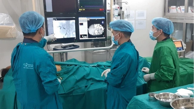 bai-viet/dat-stent-duong-mat-la-gi-quy-trinh-dat-stent-duong-mat.html