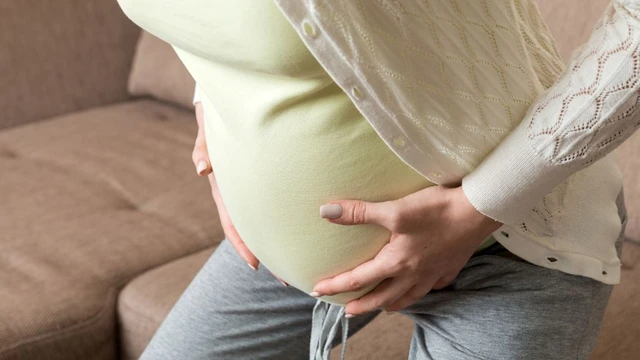 Đau bụng chuyển dạ nhưng không ra máu không vỡ ối có nên lo lắng?