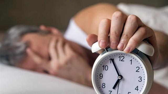 bai-viet/dau-dau-hypnic-la-gi-tai-sao-lai-dau-dau-trong-khi-ngu.html