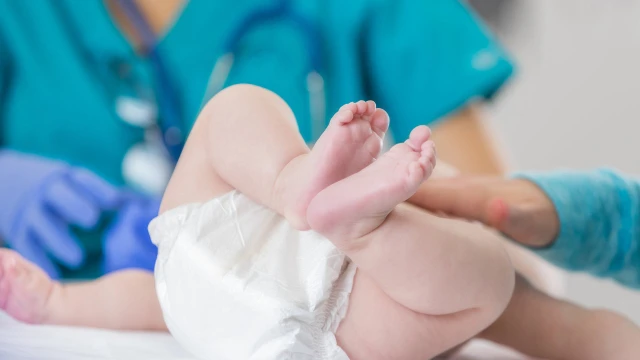 bai-viet/dau-hieu-viem-tinh-hoan-o-tre-em-62850.html