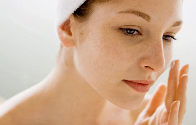 bai-viet/dau-la-nhung-cach-lam-giam-sac-to-melanin-nhanh-va-hieu-qua-50580.html