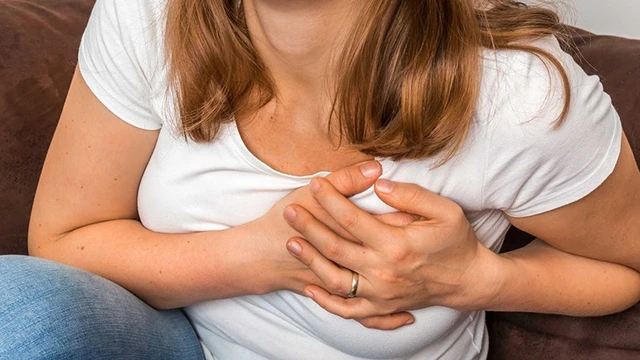 bai-viet/dau-nguc-ben-trai-gan-nach-la-dau-hieu-cua-benh-gi.html