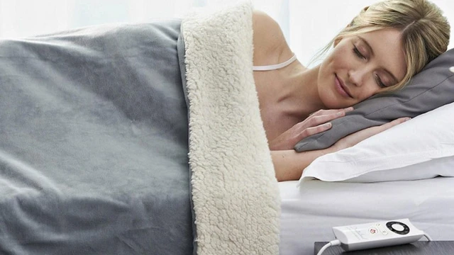 bai-viet/dem-suoi-giai-phap-giu-am-co-the-nhung-can-can-nhac-rui-ro.html