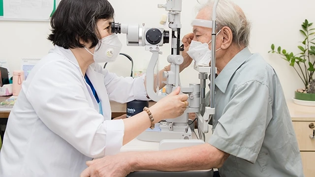 bai-viet/deo-kinh-lao-co-can-do-do-khong-nhung-dieu-can-biet-khi-su-dung-kinh-lao.html