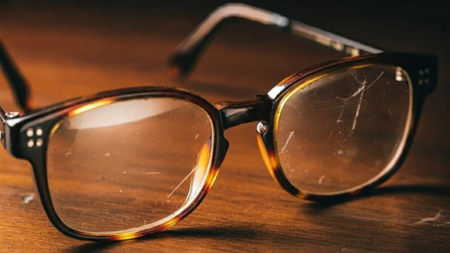 bai-viet/deo-mat-kinh-bi-xuoc-co-sao-khong-lam-gi-de-han-che-trong-kinh-bi-xuoc.html