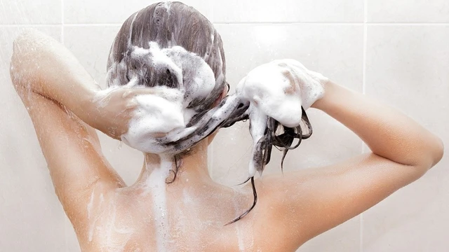 bai-viet/di-ung-dau-goi-nguyen-nhan-va-cach-xu-ly-60314.html