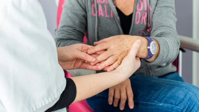 bai-viet/dien-bien-cua-viem-khop-dang-thap-da-dang-nhu-the-nao.html