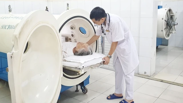 bai-viet/dieu-tri-oxy-bang-khi-ap-hyperbaric-va-nhung-dieu-ban-can-biet.html