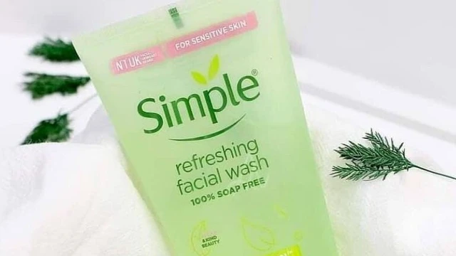 bai-viet/do-p-h-cua-sua-rua-mat-simple-co-an-toan-cho-da-khong.html