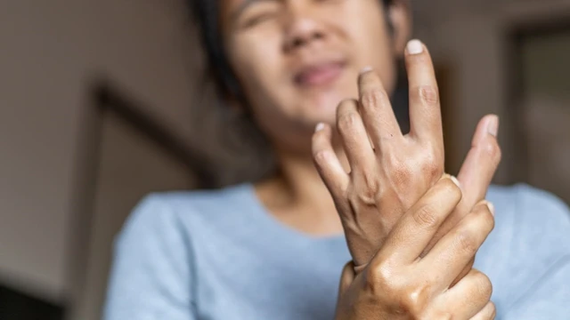 bai-viet/bi-dut-gan-ngon-tay-bao-lau-thi-khoi.html