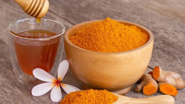 bai-viet/giai-dap-cau-hoi-vua-uong-thuoc-tay-vua-uong-nghe-mat-ong-duoc-khong.html